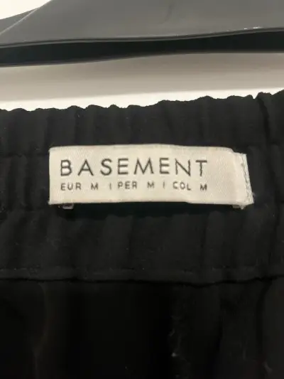 Pantalón negro amplio mujer - miniatura 3