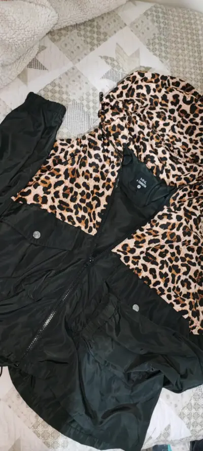 Chaqueta S negra animal print - miniatura 1
