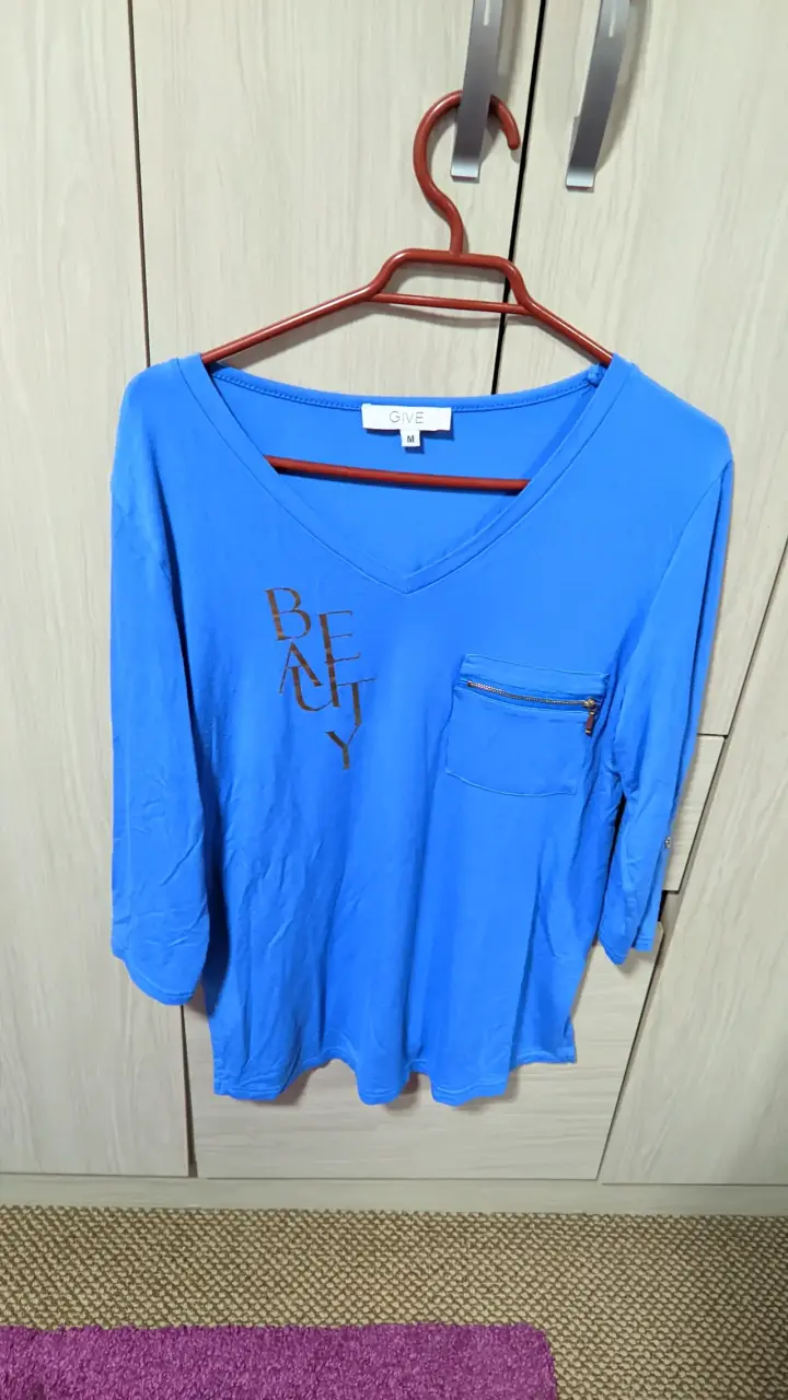 Polera azul con estampado M - 1