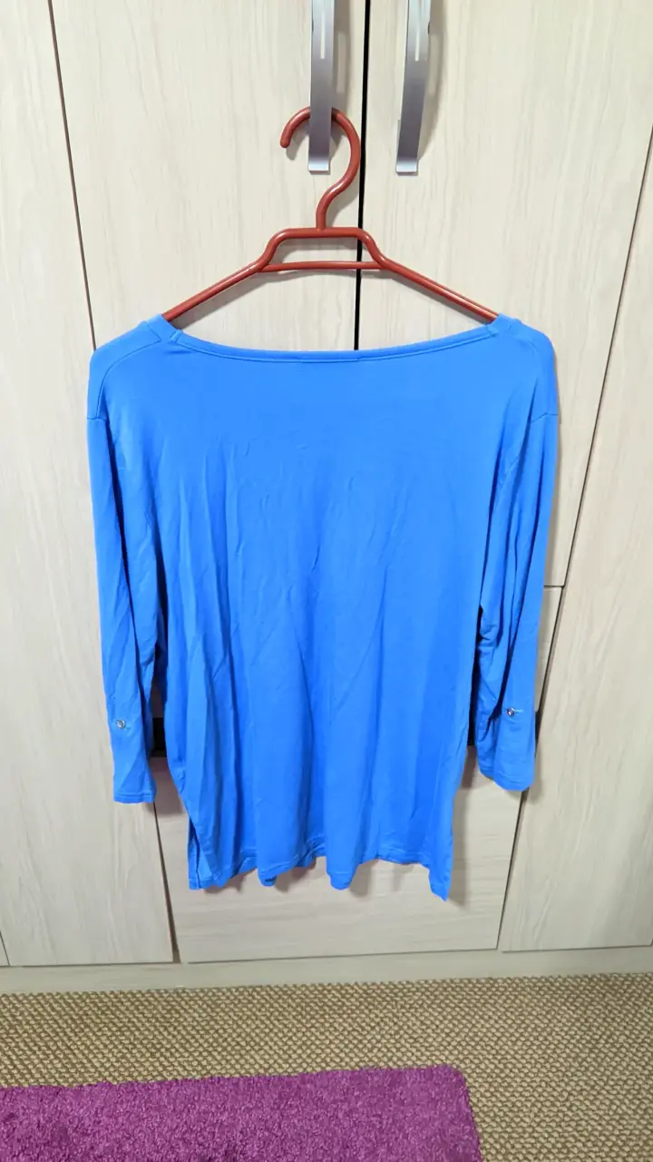 Polera azul con estampado M - 2