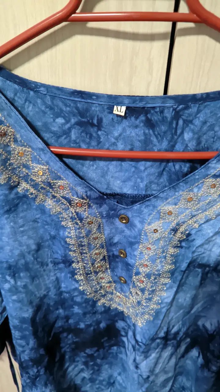 Blusa azul con bordados XL - 3