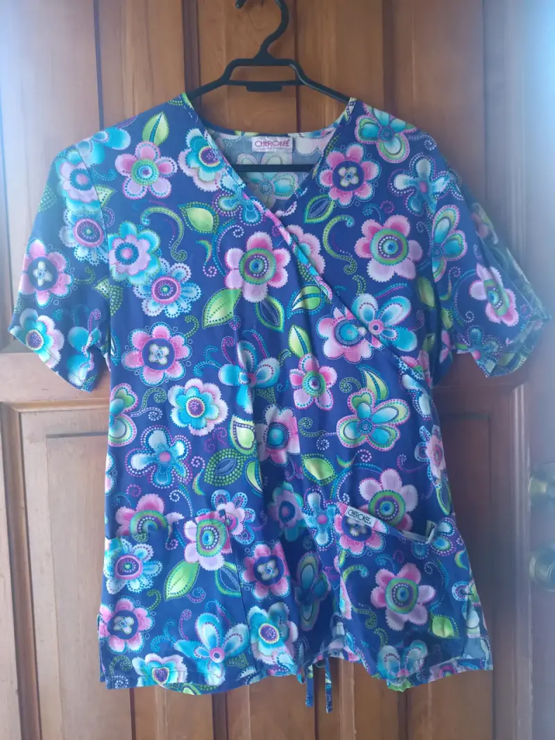 Blusas médicas estampadas - 6