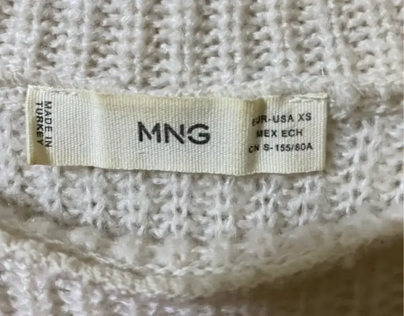 Suéter blanco de cuello alto - 2