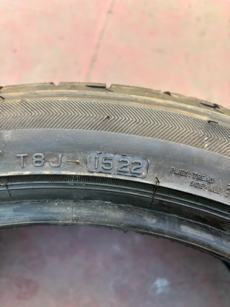 Neumático 245/40R18 usado - 2