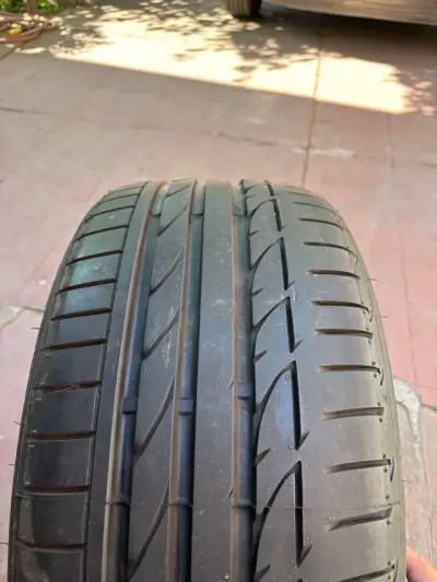 Neumático 245/40R18 usado - miniatura 3