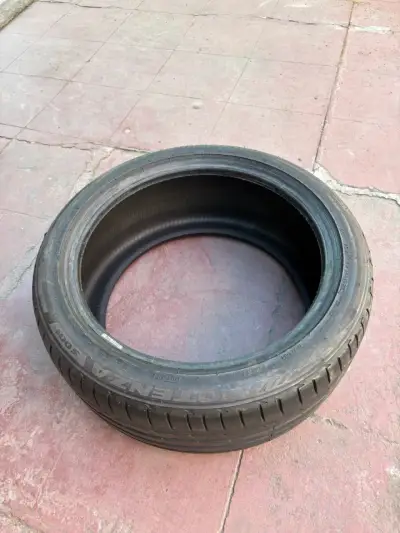 Neumático 245/40R18 usado - miniatura 6