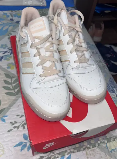 Zapatillas Adidas blancas - miniatura 3