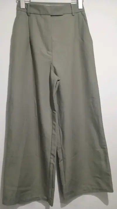 Pantalones anchos verde oliva - miniatura 1