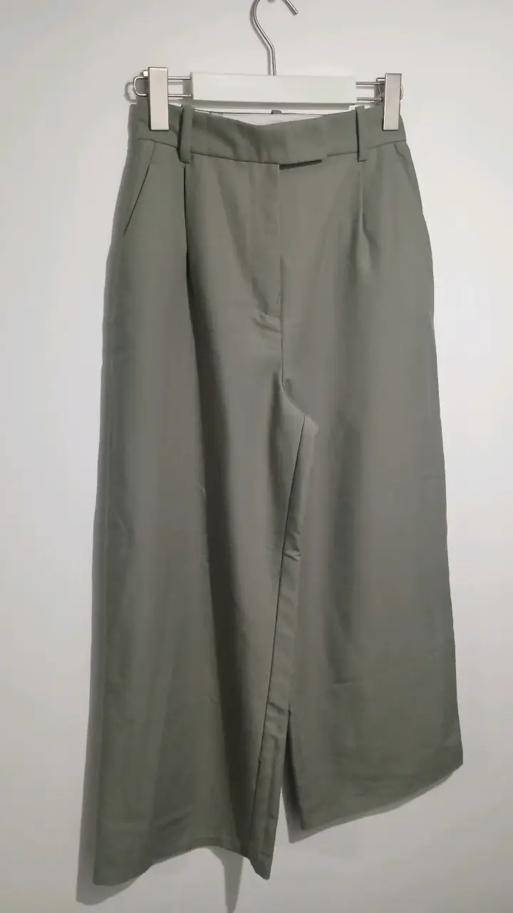 Pantalones anchos verde oliva - 4