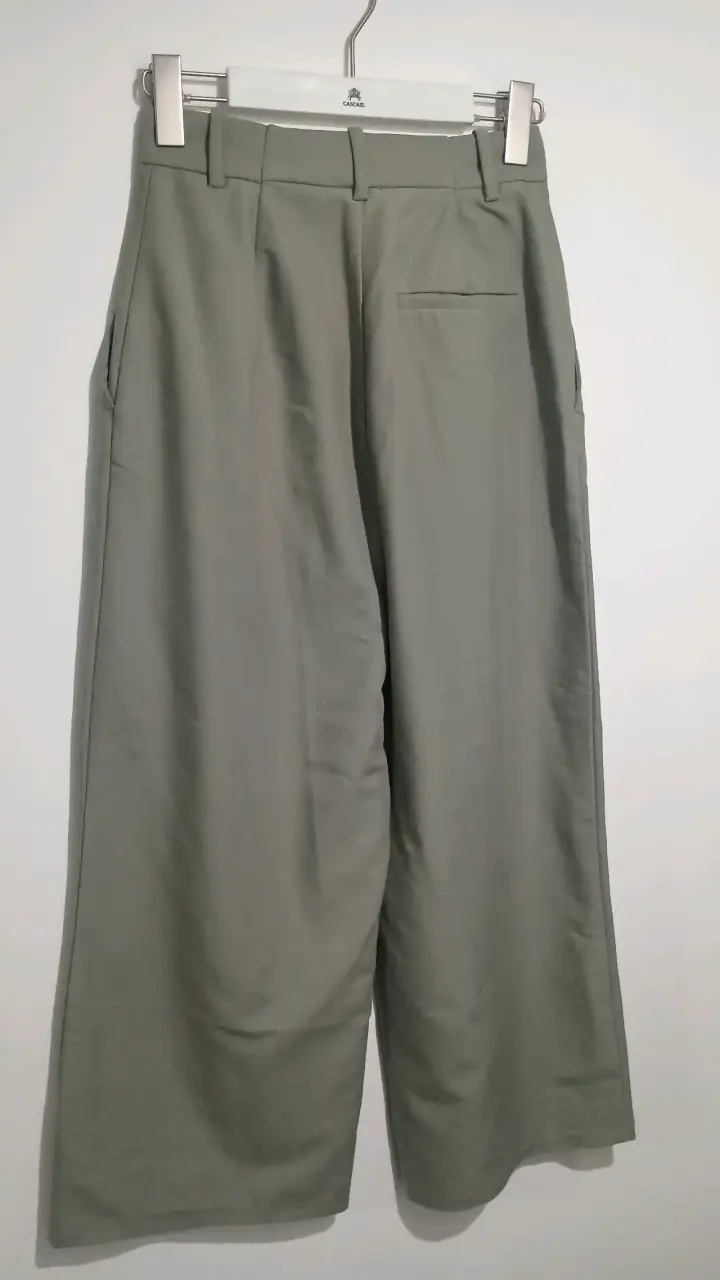Pantalones anchos verde oliva - 5