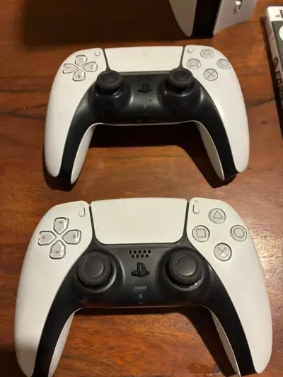Consola PS5 con accesorios y juegos - miniatura 2