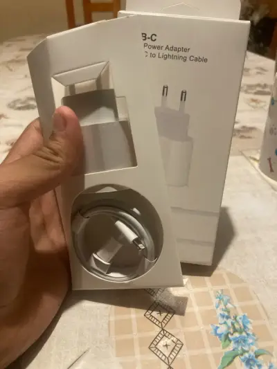 Adaptador USB-C 20W nuevo - miniatura 3