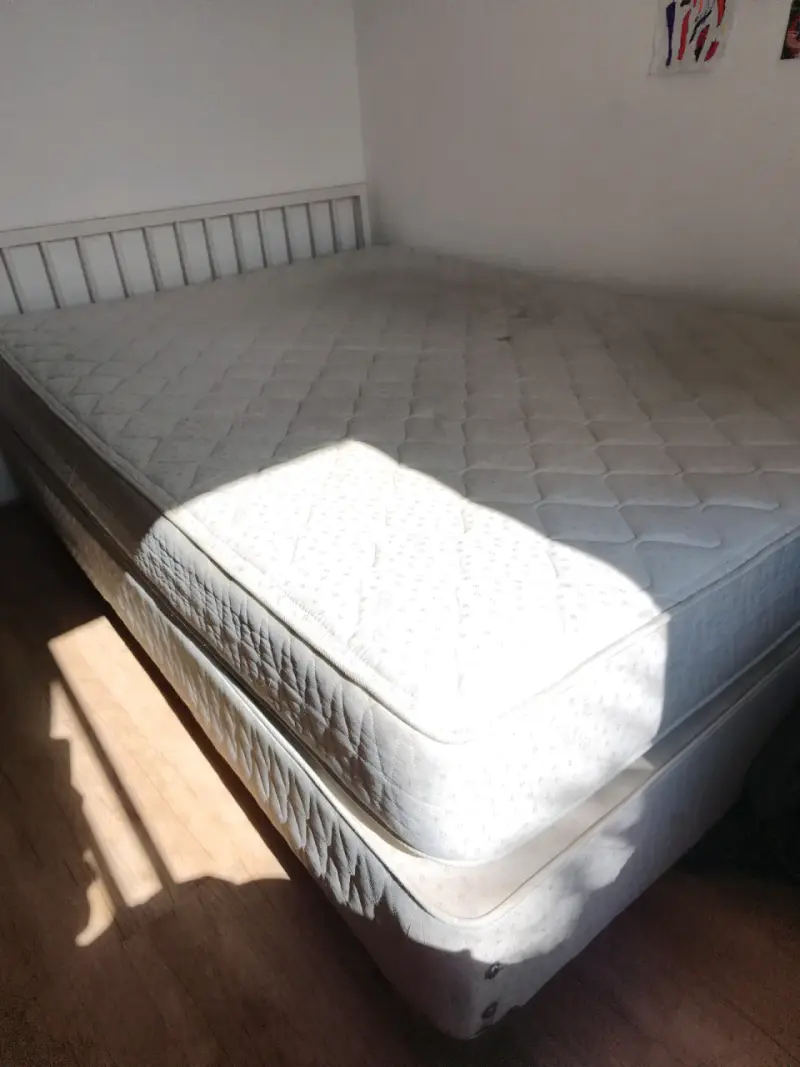 Cama 2 plazas con colchón y colchón base Rosen