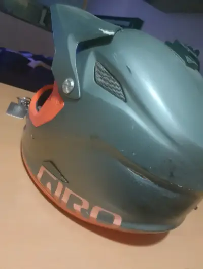 Casco integral gris y naranja - miniatura 4