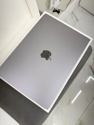 Apple MacBook Air M2 - miniatura 1