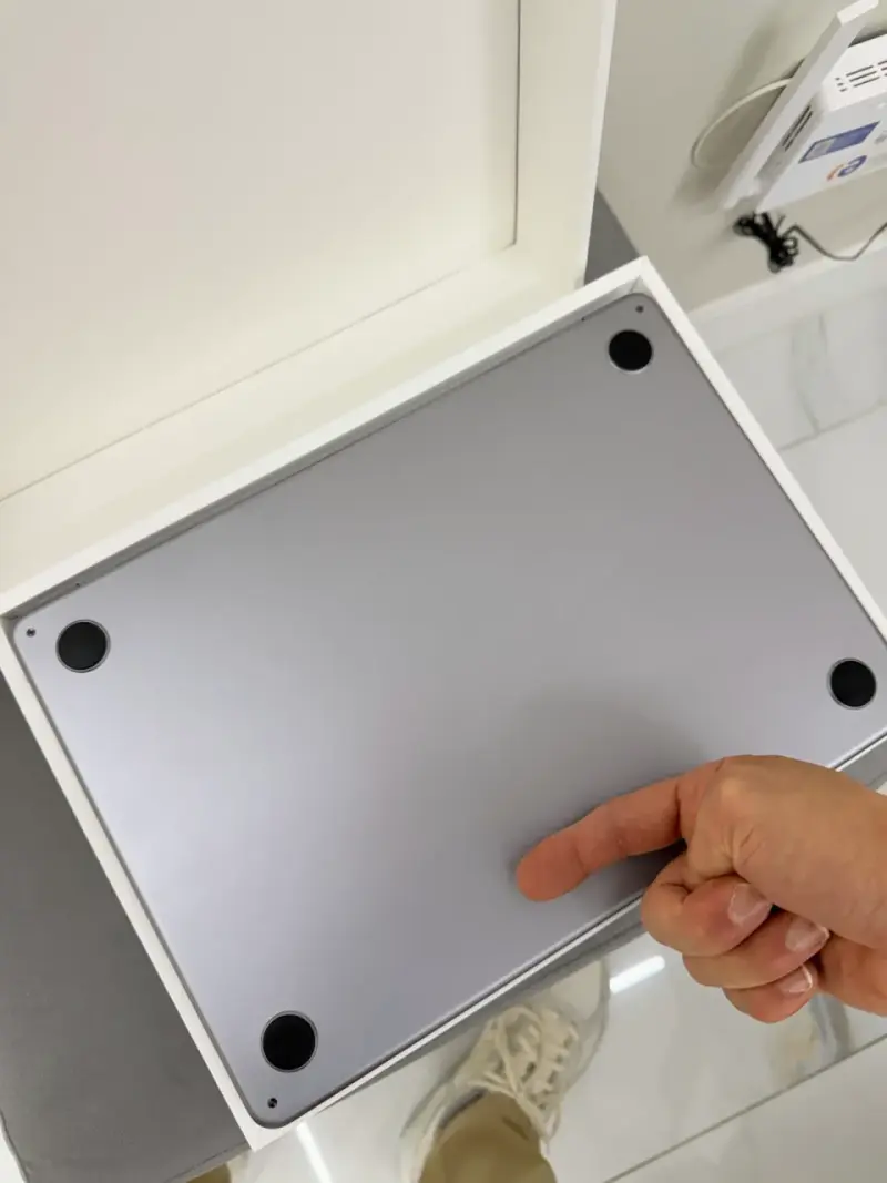 Apple MacBook Air M2 - 2
