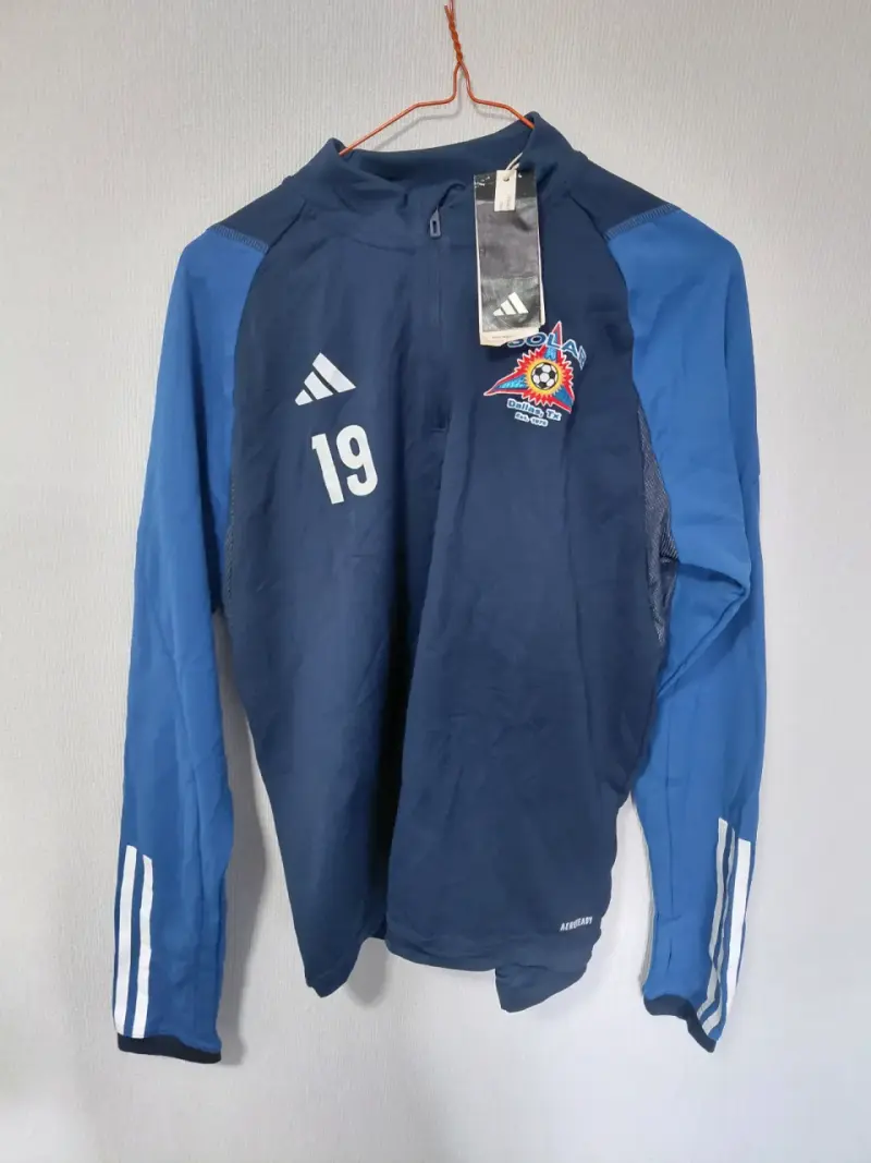 Polera deportiva azul adidas - 3