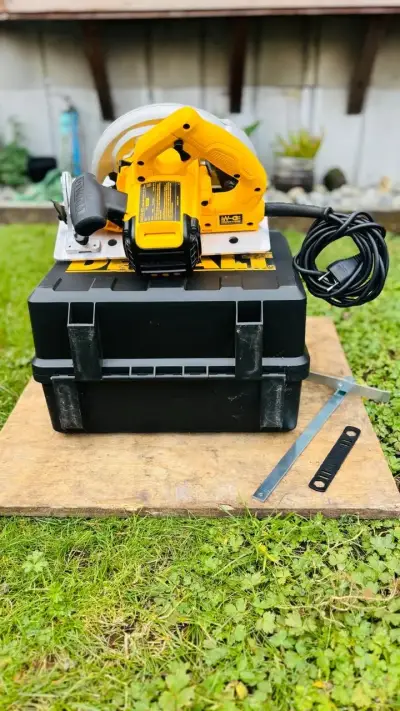 Sierra circular profesional - miniatura 2
