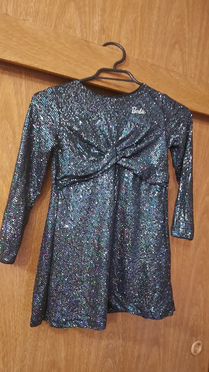 Vestido de lentejuelas negro barbie - 4