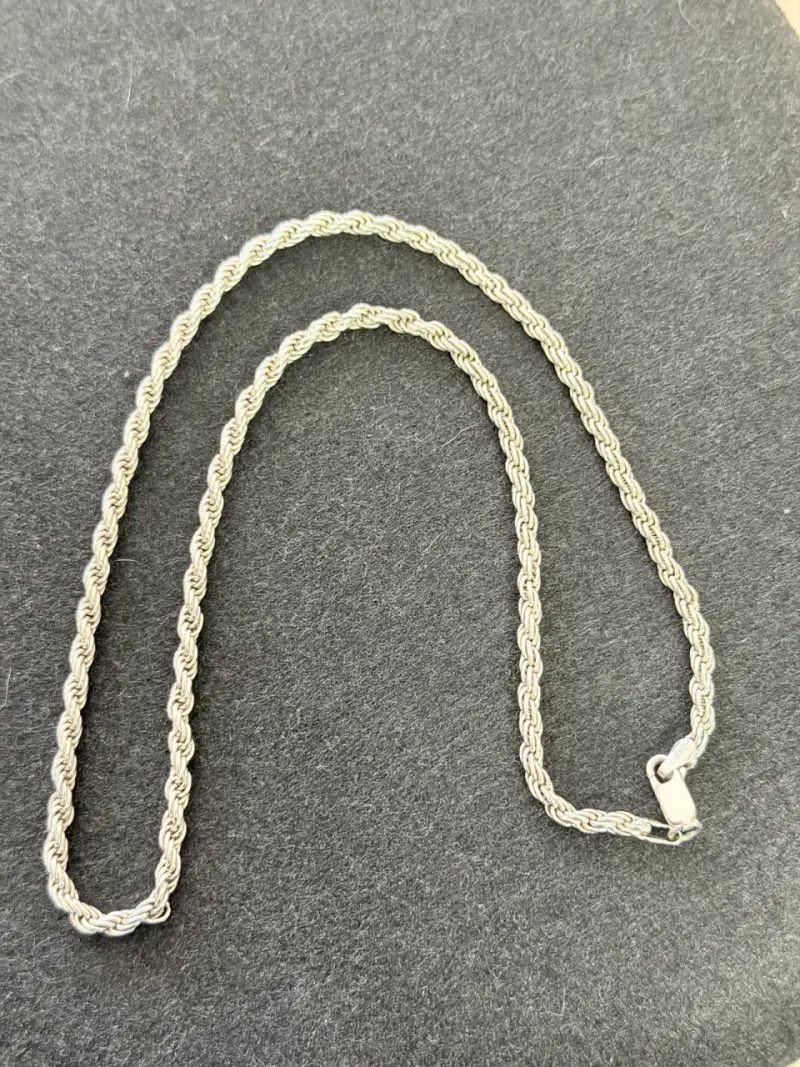 Cadena de plata trenzada