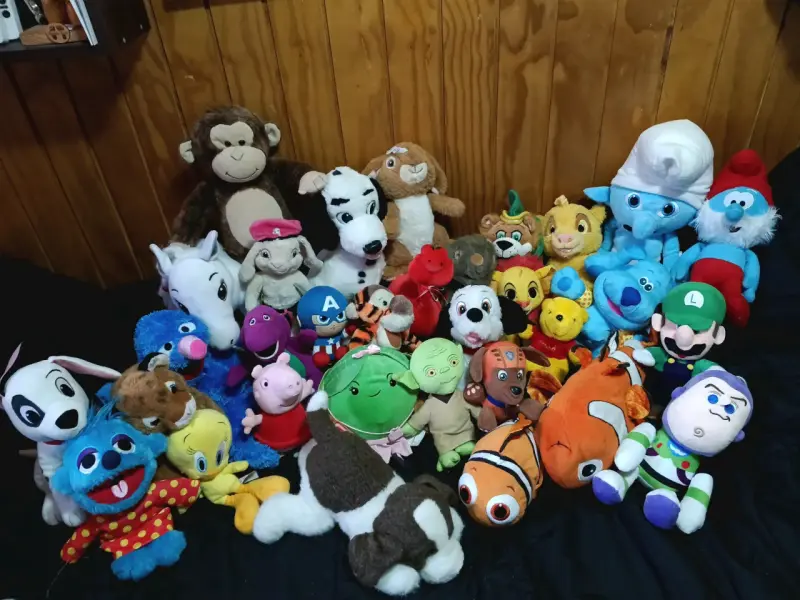 Colección de peluches variados - 3