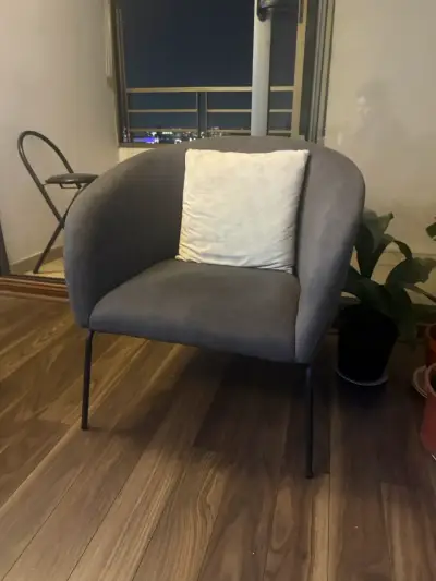 Sillón gris moderno - miniatura 5