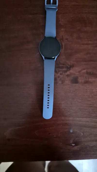 Reloj inteligente azul - miniatura 2