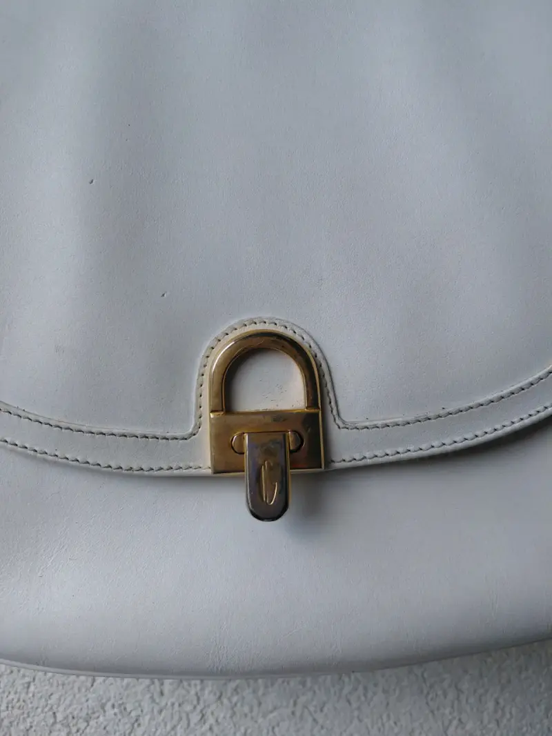 Cartera blanca con correa larga - 2