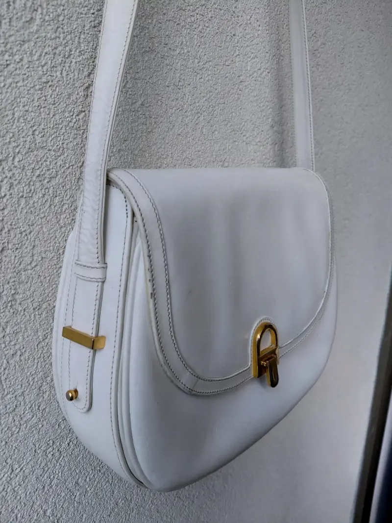 Cartera blanca con correa larga - 3