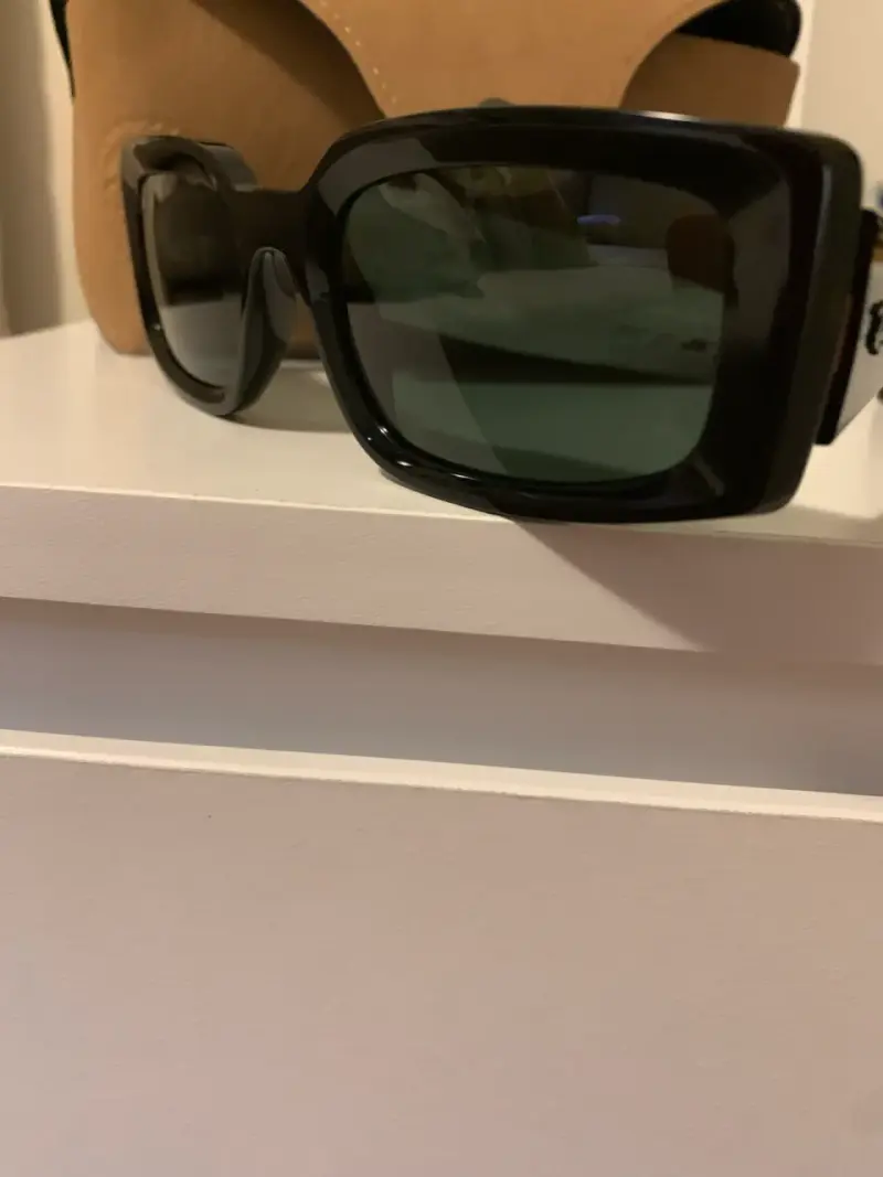 Lentes de sol negros RB con estuche - 3
