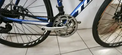 Bicicleta de carretera Totem azul - miniatura 6