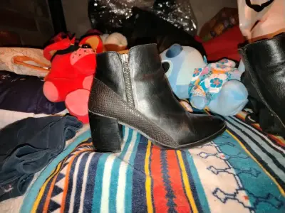 Botines negros de cuero - miniatura 1