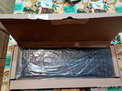 Teclado HP negro en caja - miniatura 1