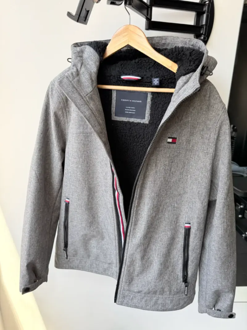 Chaqueta Tommy  gris talla M - 2