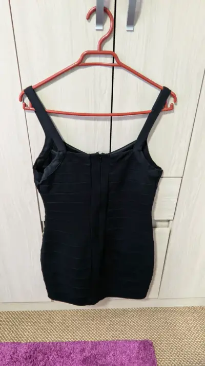 Vestido negro ajustado un uso S Petite - miniatura 2