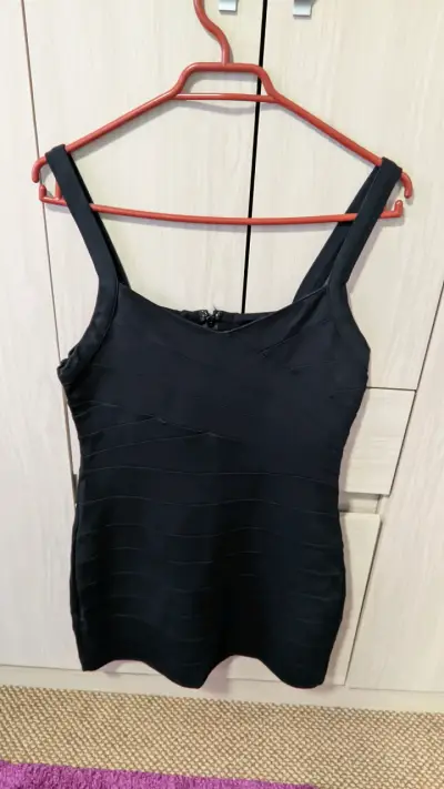 Vestido negro ajustado un uso S Petite - miniatura 4