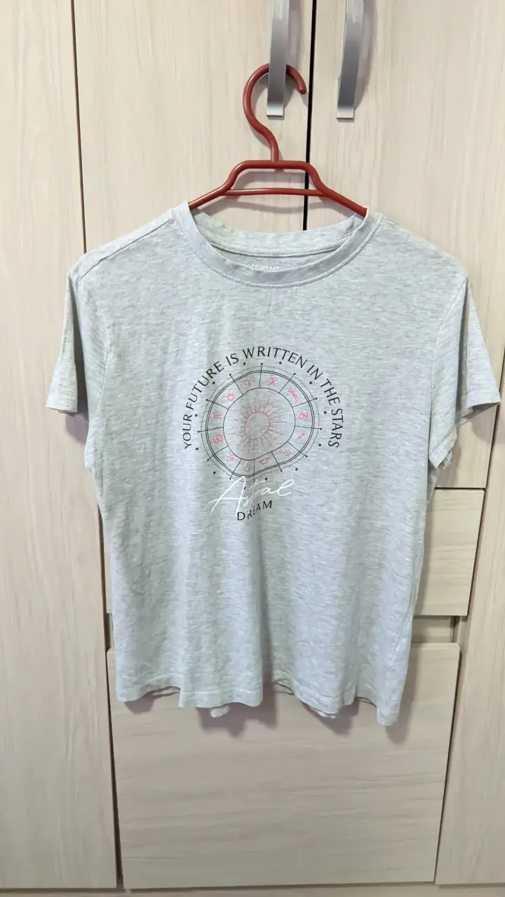 Polera gris estampado estelar S - 4