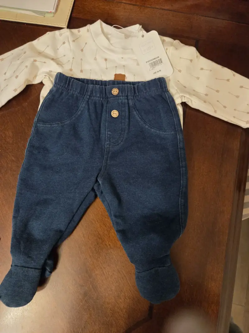Conjunto infantil blanco con flechas - 2