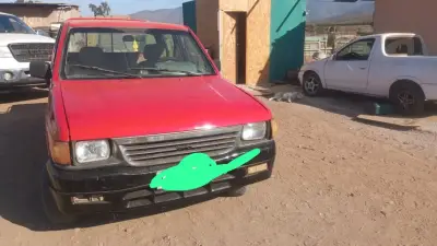 Camioneta Chevrolet roja - miniatura 1