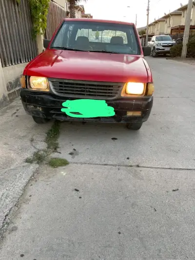 Camioneta Chevrolet roja - miniatura 3