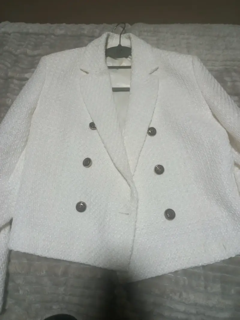 Blazer blanco basenent talla S botones dorados - 1