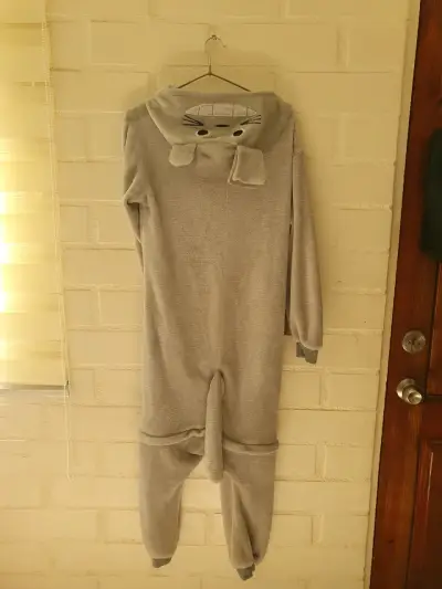 Pijama enterito gris con capucha - miniatura 1
