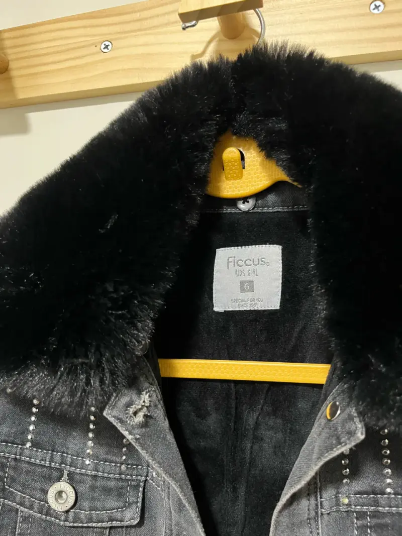 Chaqueta jeans con cuello de pelo - 2