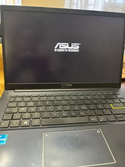 Laptop ASUS VivoBook negra - miniatura 4