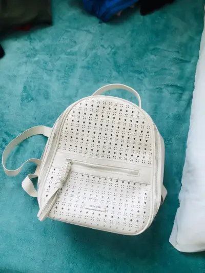 Mochila blanca diseño calado - miniatura 1