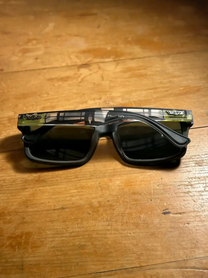 Lentes de sol negros BOS - 5