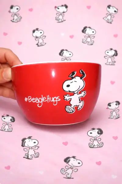 Tazón rojo Snoopy #BeagleHugs - miniatura 1