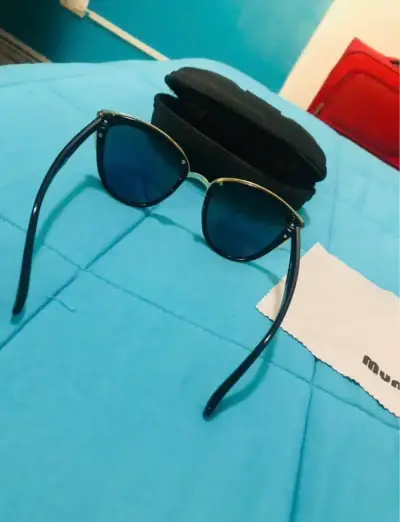 Gafas de sol con estuche - miniatura 3