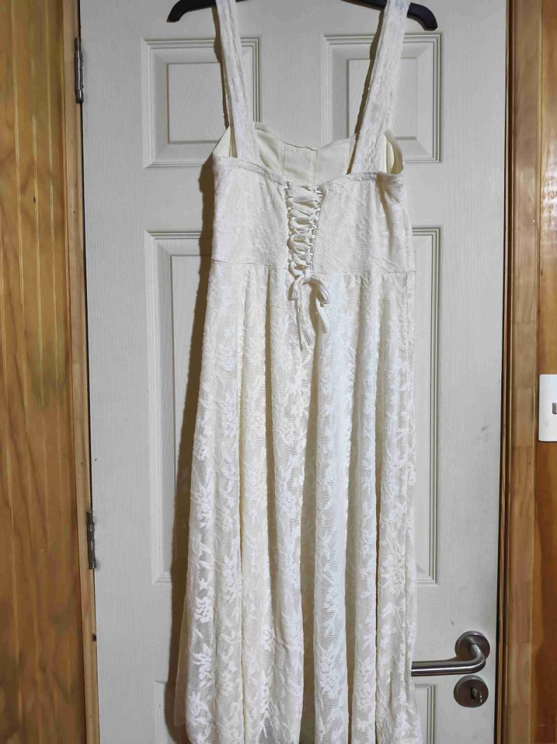 Vestido blanco de encaje - 3