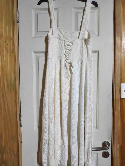 Vestido blanco de encaje - miniatura 3